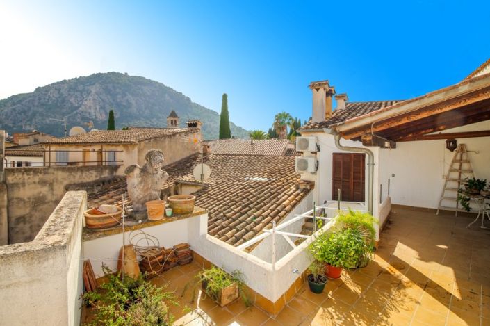 Image No.1-6 Bed Townhouse for sale