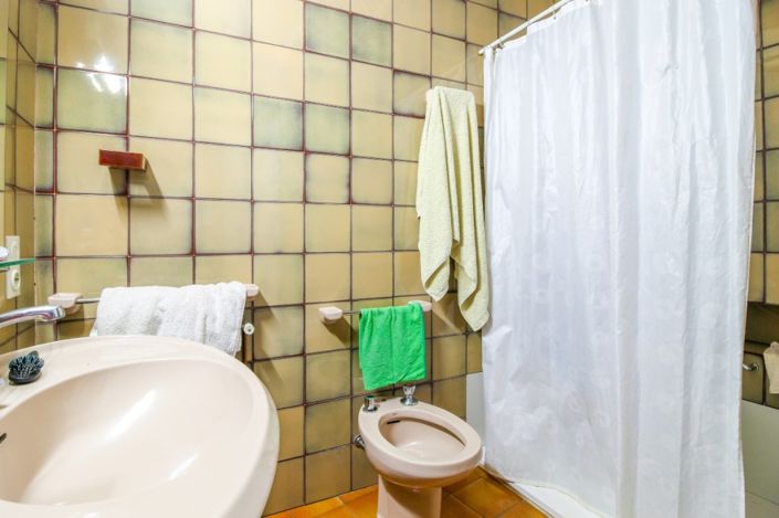 Image No.11-6 Bed Townhouse for sale