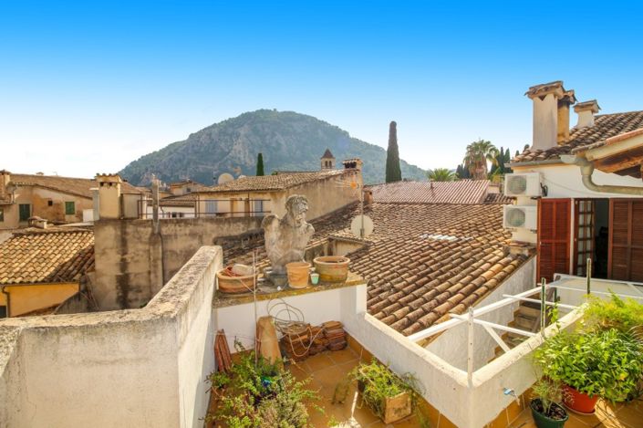 Image No.14-6 Bed Townhouse for sale