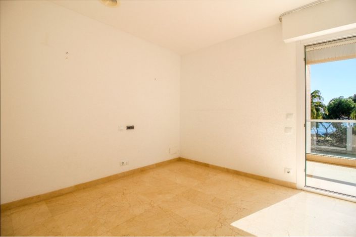 Image No.11-4 Bed Property for sale