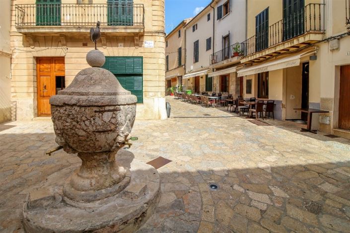 Image No.1-4 Bed Townhouse for sale