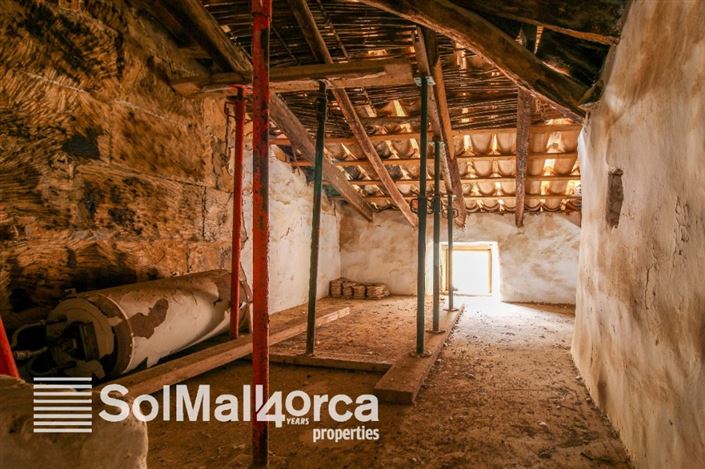 Image No.12-4 Bed Townhouse for sale