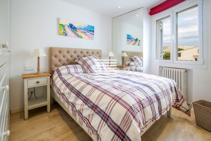 Image No.12-4 Bed Property for sale