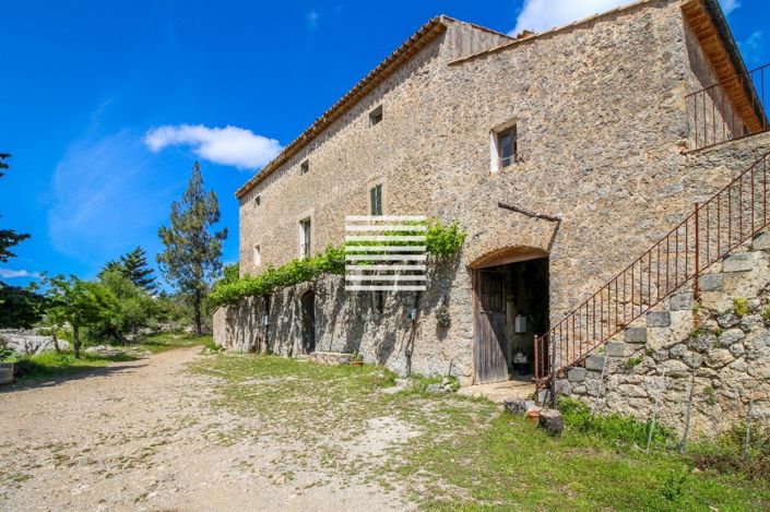 Image No.1-7 Bed Property for sale