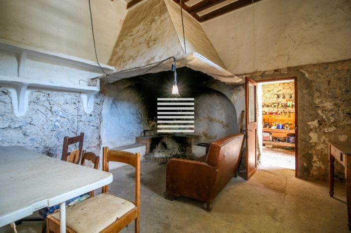 Image No.10-7 Bed Property for sale