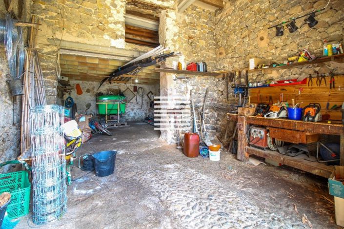 Image No.11-7 Bed Property for sale