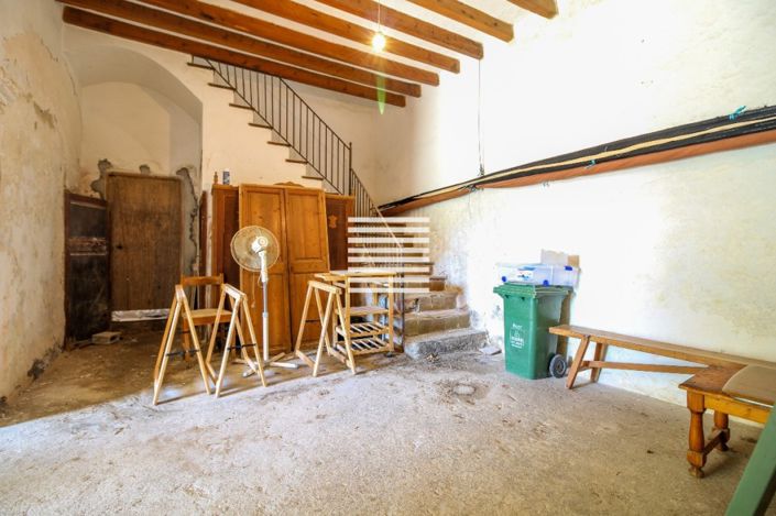 Image No.16-7 Bed Property for sale