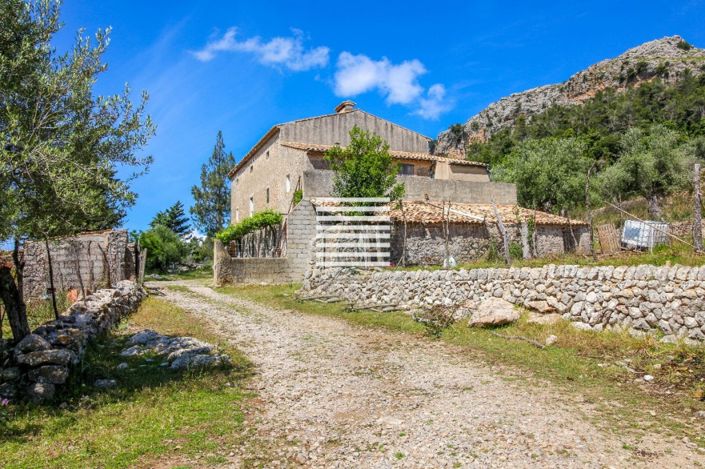 Image No.4-7 Bed Property for sale