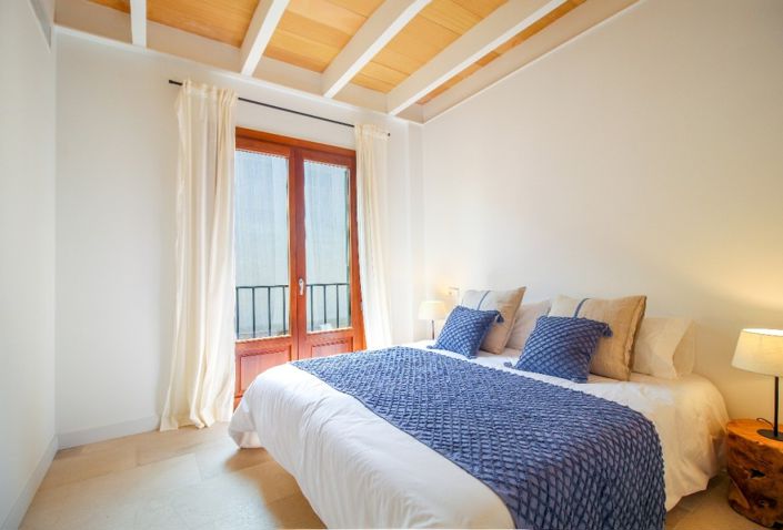 Image No.11-4 Bed Townhouse for sale