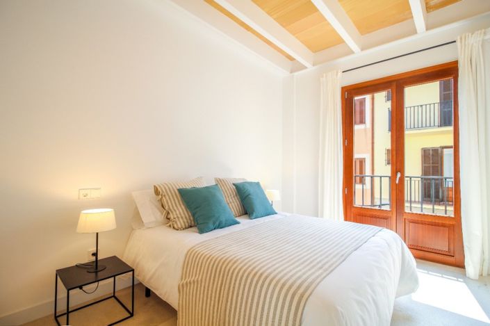 Image No.15-4 Bed Townhouse for sale