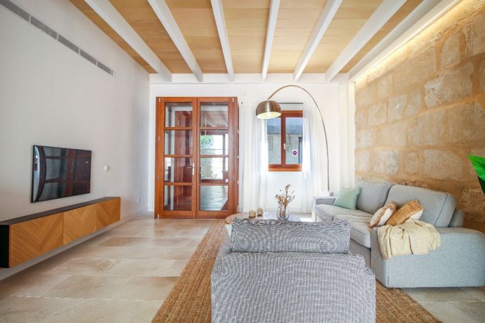 Image No.18-4 Bed Townhouse for sale