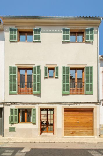 Image No.19-4 Bed Townhouse for sale