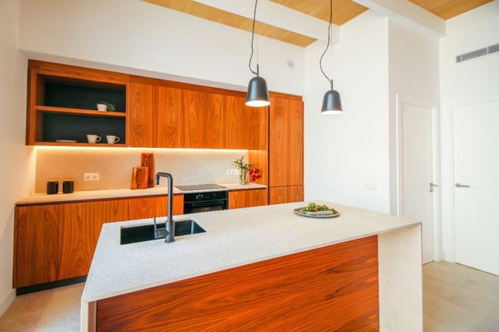 Image No.20-4 Bed Townhouse for sale