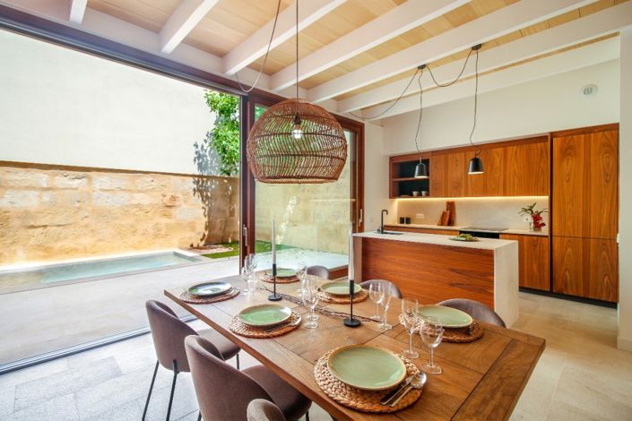 Image No.3-4 Bed Townhouse for sale