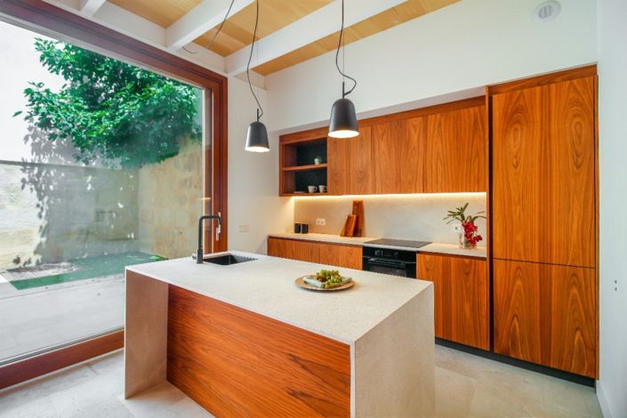 Image No.6-4 Bed Townhouse for sale