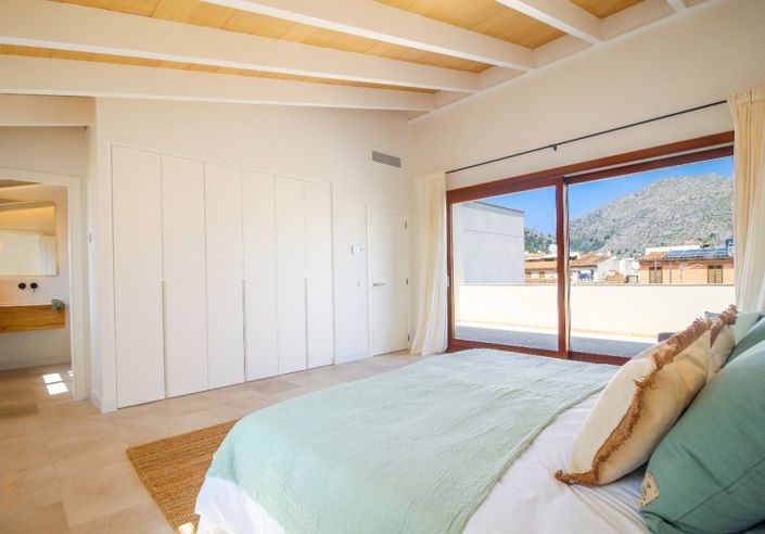 Image No.8-4 Bed Townhouse for sale