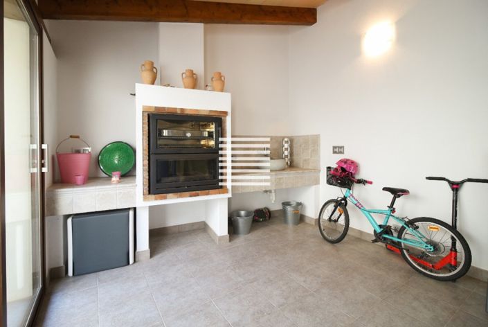 Image No.12-4 Bed Townhouse for sale