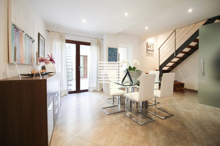 Image No.2-4 Bed Townhouse for sale