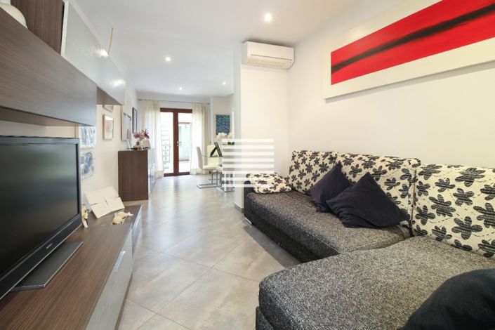 Image No.3-4 Bed Townhouse for sale