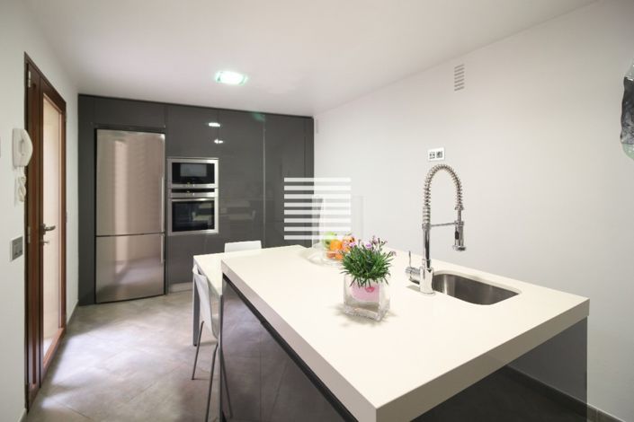 Image No.6-4 Bed Townhouse for sale