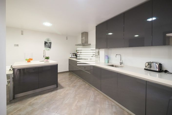 Image No.7-4 Bed Townhouse for sale