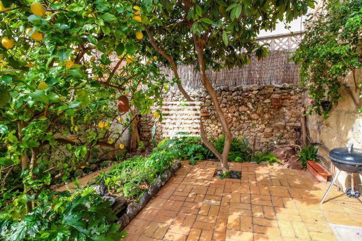 Image No.12-4 Bed Townhouse for sale