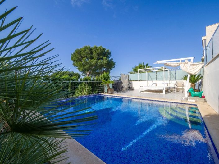 Image No.5-4 Bed Chalet for sale