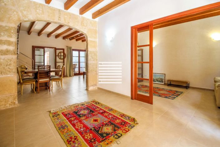 Image No.1-4 Bed Townhouse for sale