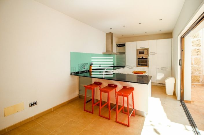 Image No.10-4 Bed Townhouse for sale