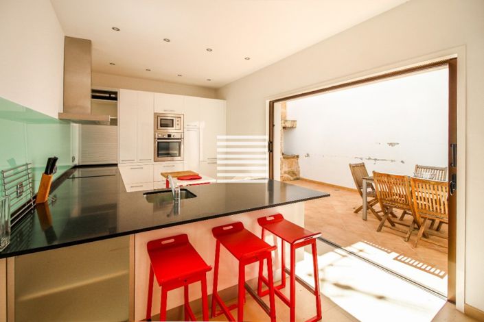 Image No.11-4 Bed Townhouse for sale