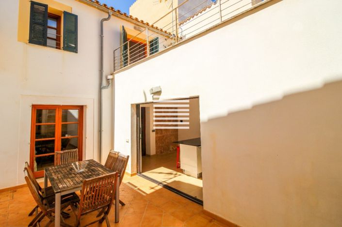 Image No.13-4 Bed Townhouse for sale