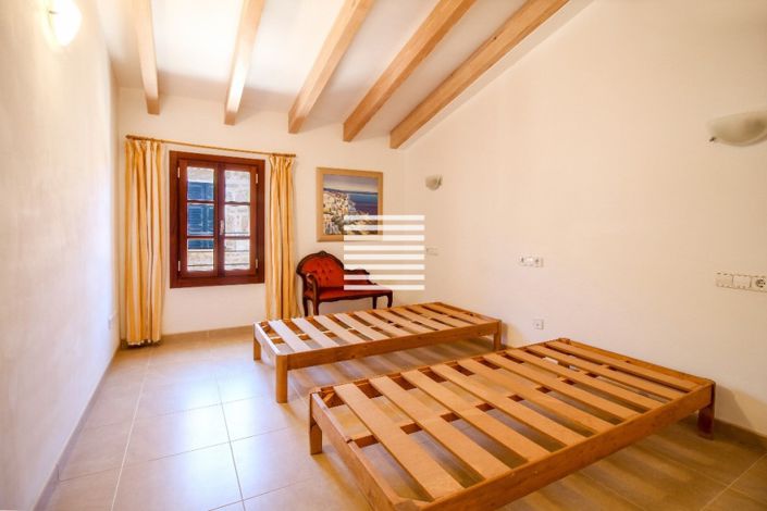 Image No.2-4 Bed Townhouse for sale