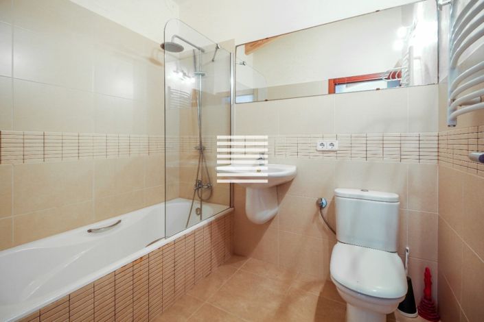 Image No.4-4 Bed Townhouse for sale