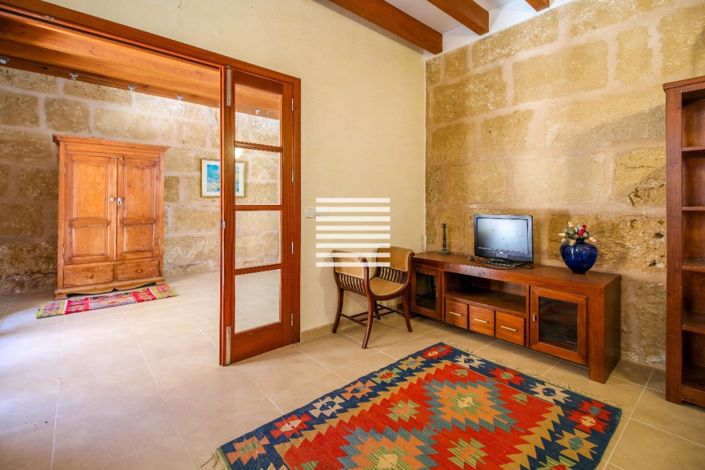 Image No.9-4 Bed Townhouse for sale