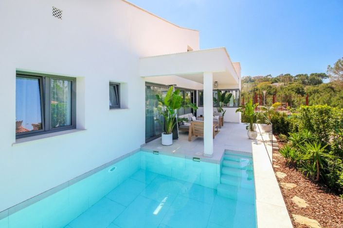 Image No.2-4 Bed Villa for sale