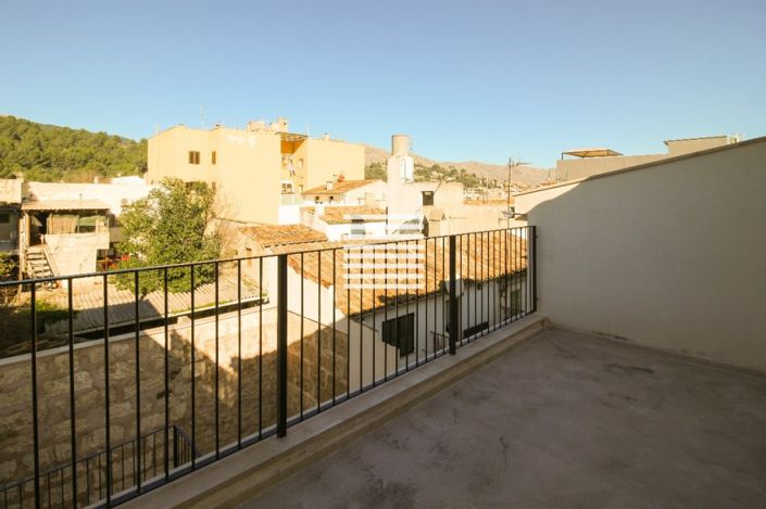 Image No.20-3 Bed Townhouse for sale