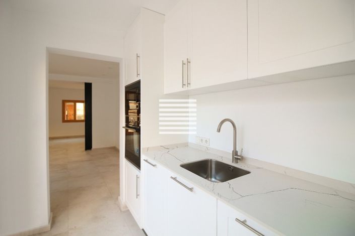 Image No.6-3 Bed Townhouse for sale