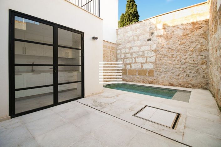 Image No.8-3 Bed Townhouse for sale