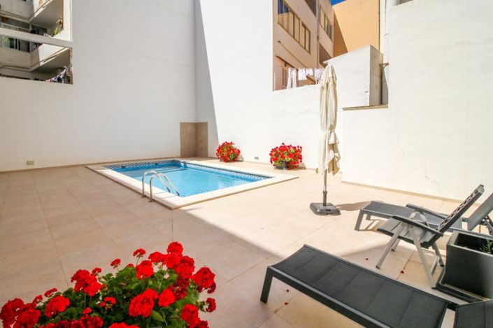 Image No.20-4 Bed Apartment for sale