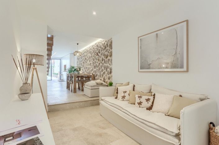 Image No.2-2 Bed Townhouse for sale