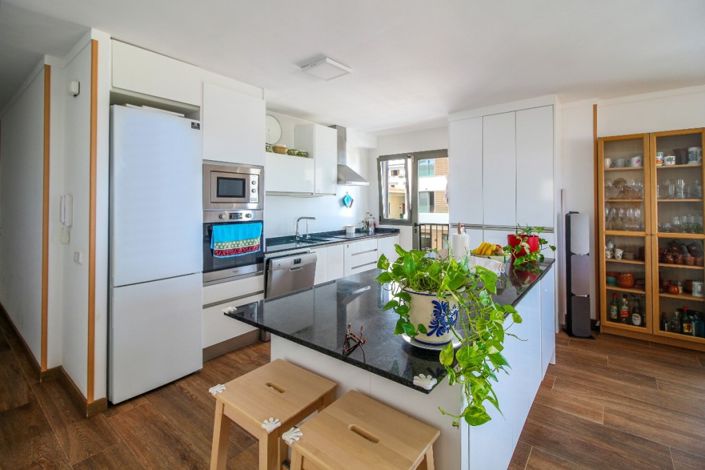 Image No.10-3 Bed Apartment for sale