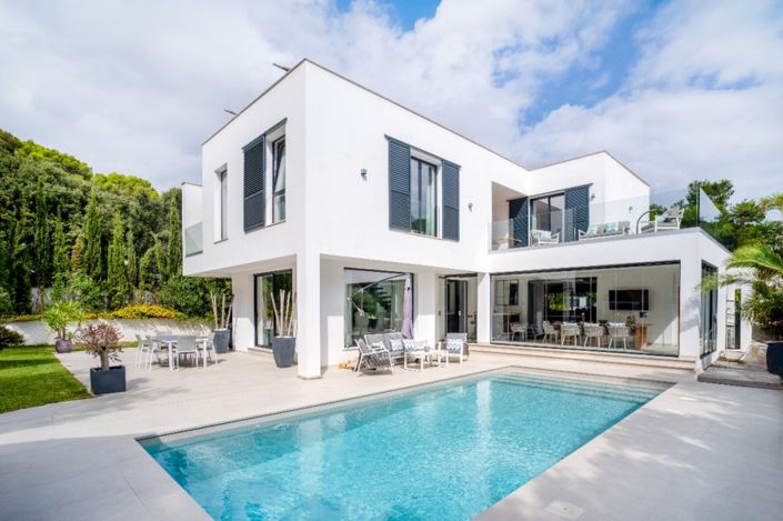 Image No.1-4 Bed Villa for sale