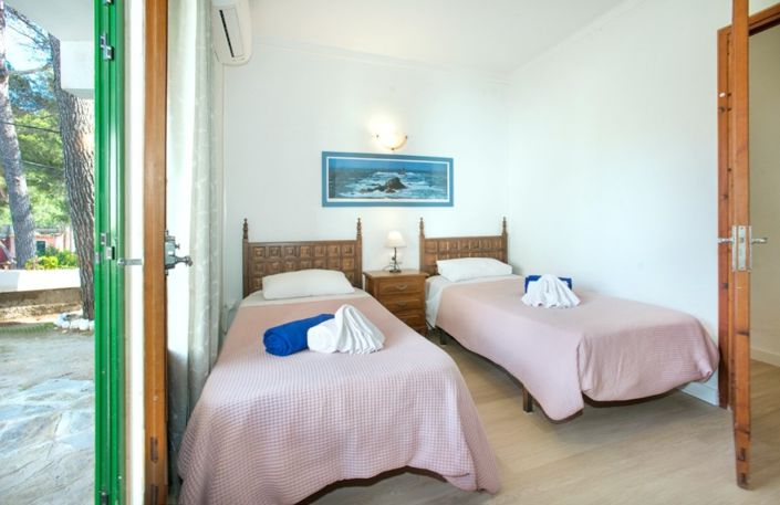 Image No.9-4 Bed Villa for sale