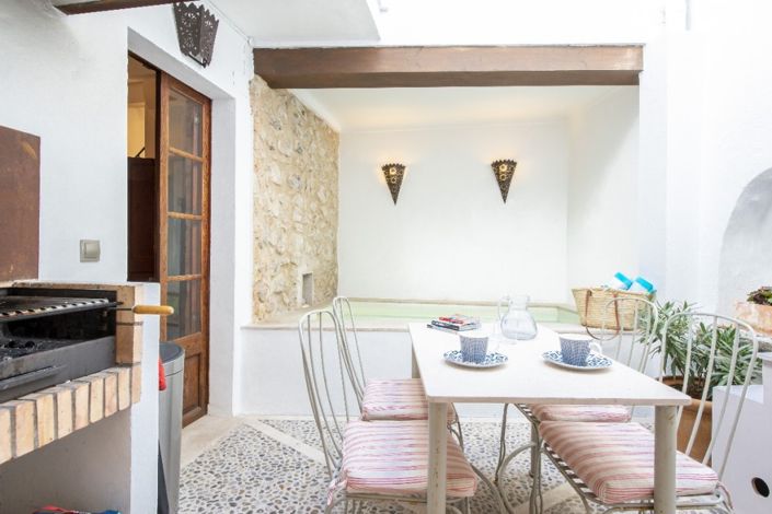 Image No.1-4 Bed Townhouse for sale