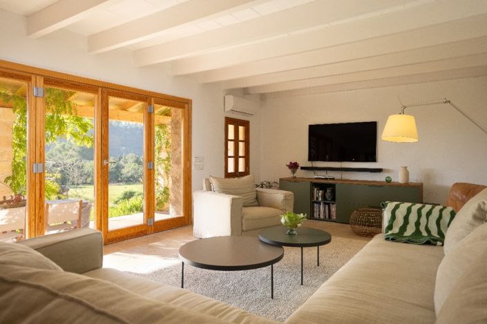 Image No.6-5 Bed Property for sale