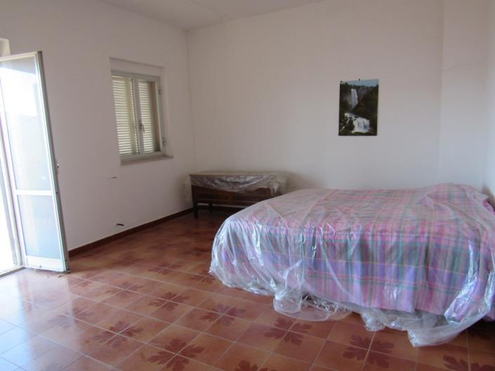 Image No.5-2 Bed Townhouse for sale