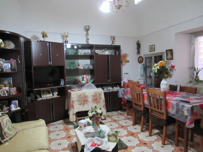 Image No.6-6 Bed Townhouse for sale