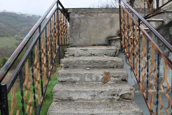 Image No.16-10 Bed Farmhouse for sale