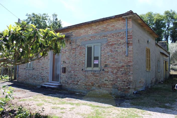 Image No.2-2 Bed Country House for sale