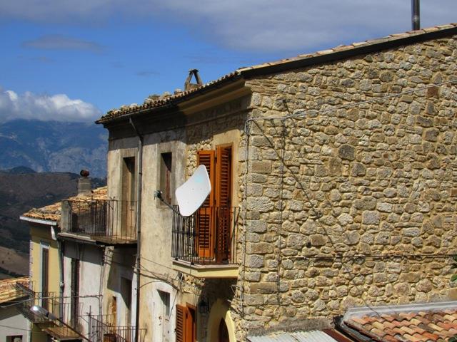 Image No.2-2 Bed Townhouse for sale